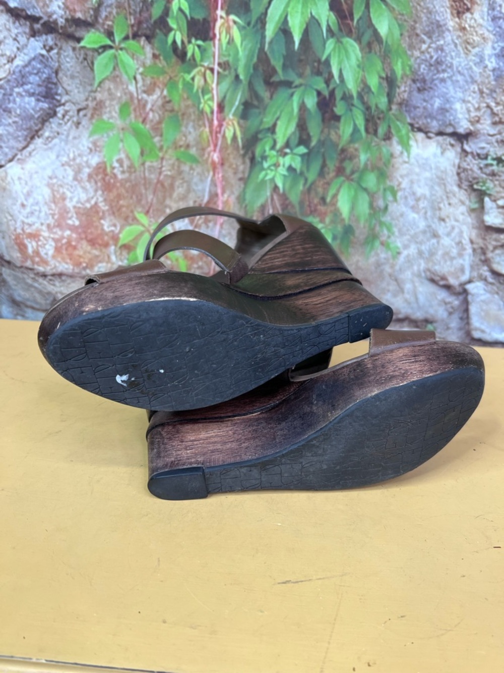 DIANE VON FURSTENBERG Crossover Strap Wooden Heel Wedge Sandals, 8M - Picture 12 of 14